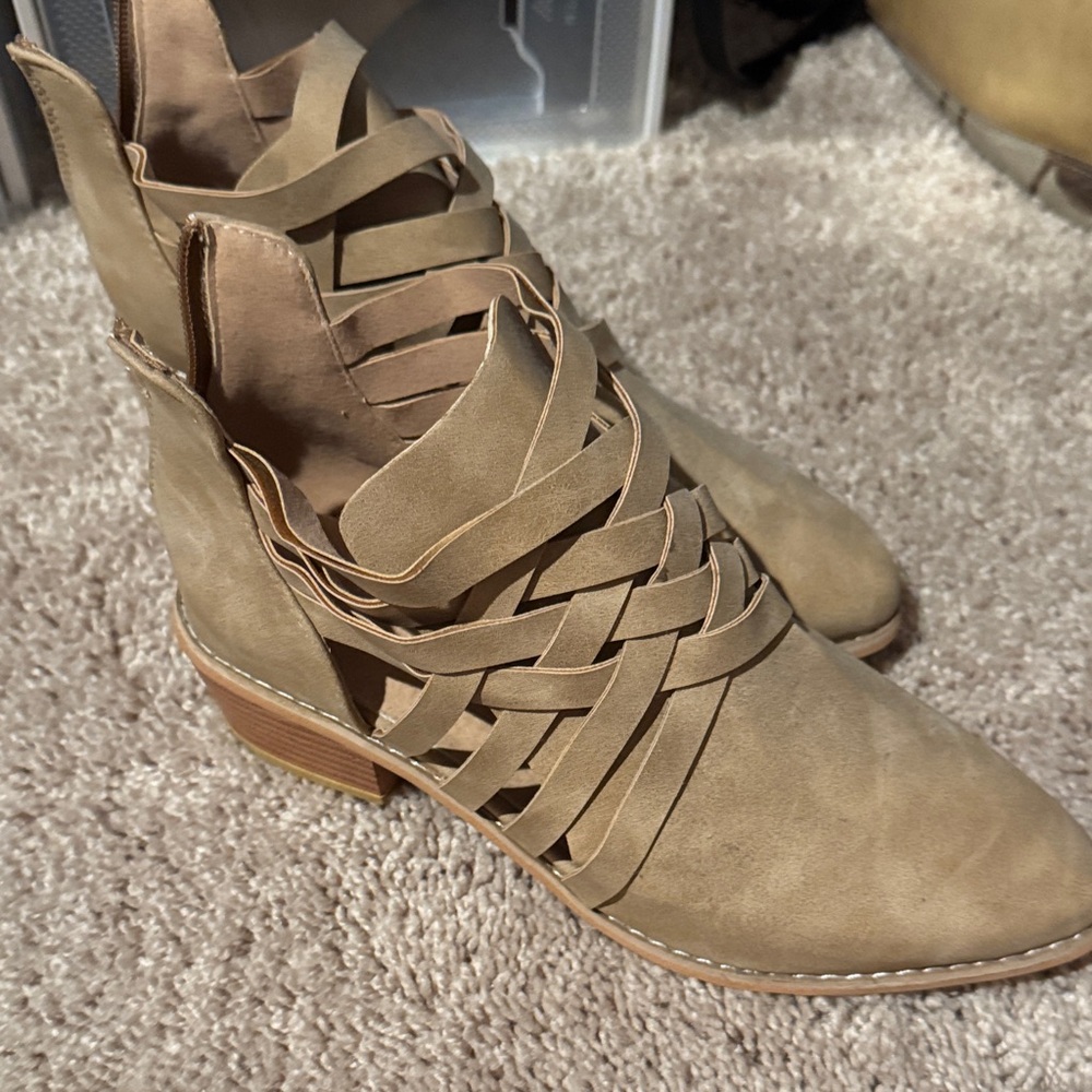 Women's Tan Ankle Boots